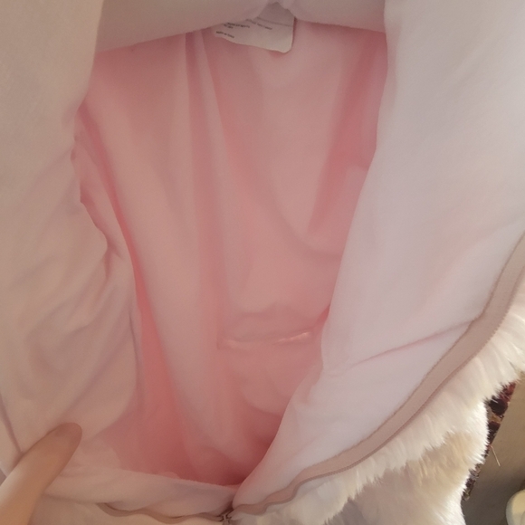 NWT London & Cole Pom-Pom Luxe Pink Faux Fur Bunting Suit Sack Size 0-6 Months - Picture 12 of 16